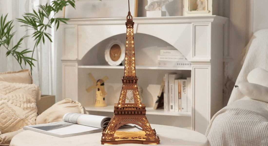 Rolife Night of the Eiffel Tower – ervaar de liefde van het bouw met hout