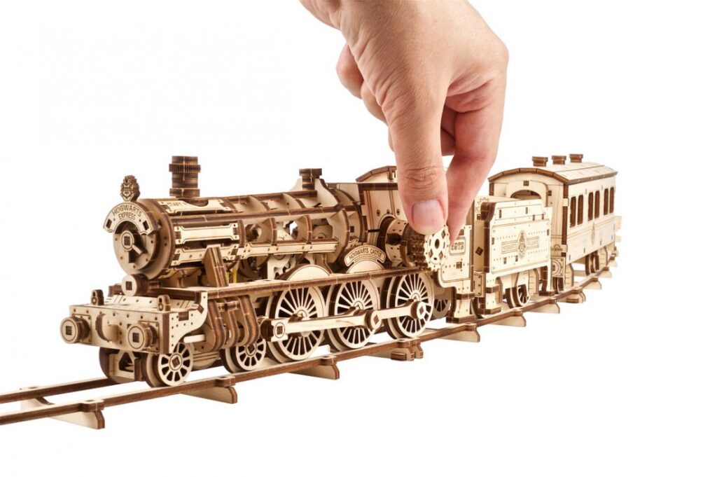 ugears harry potter hogwarts express (1)