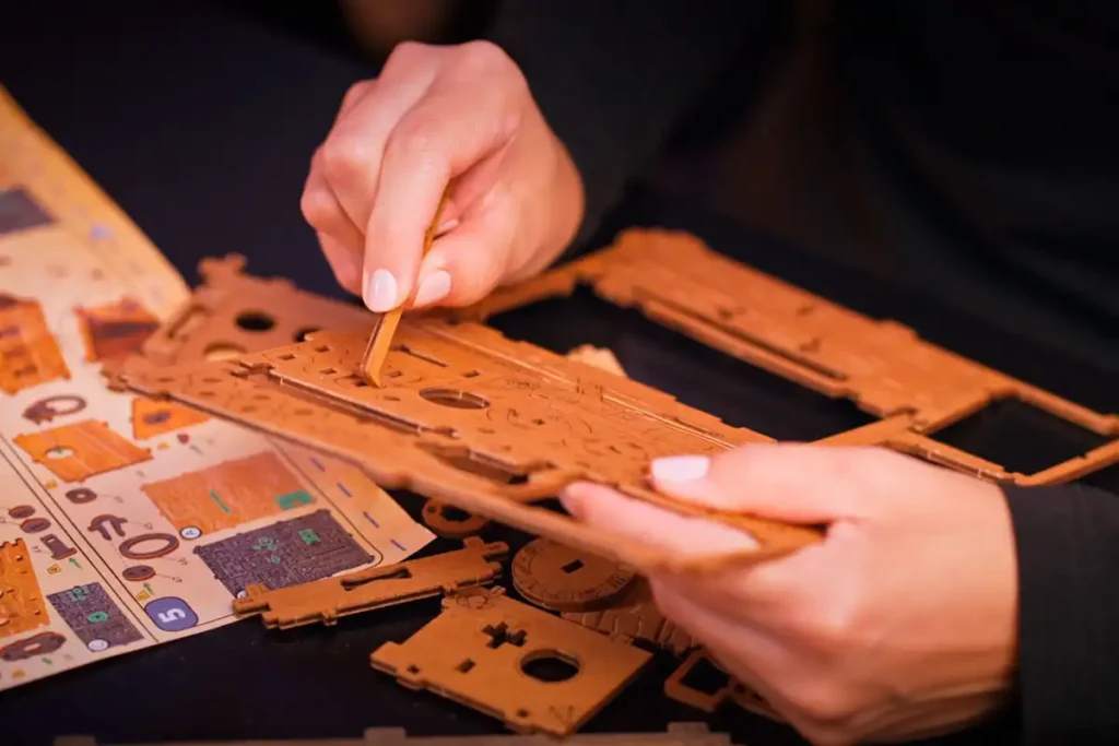 wooden.city escape room treasure chest (2)