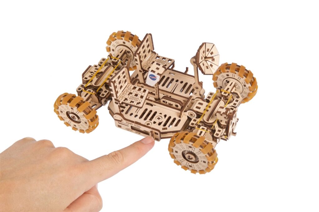 ugears nasa lunar rover (10)