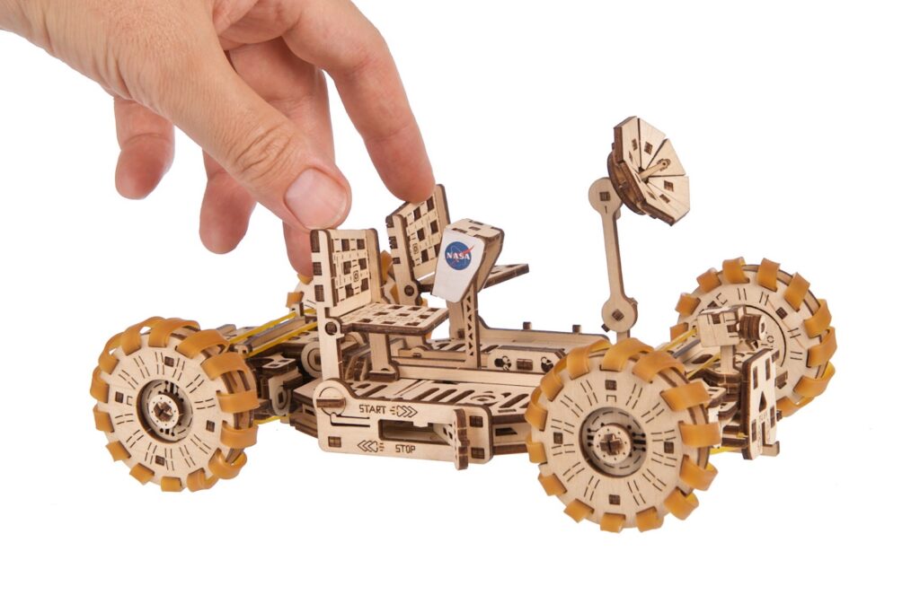 ugears nasa lunar rover (12)