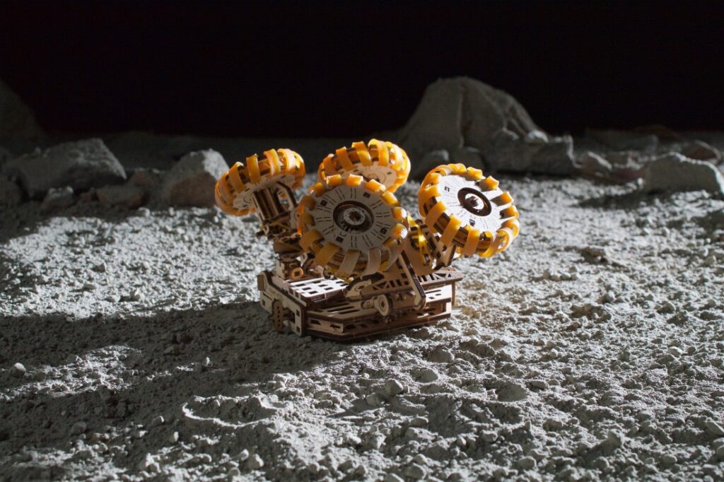 ugears nasa lunar rover (16)