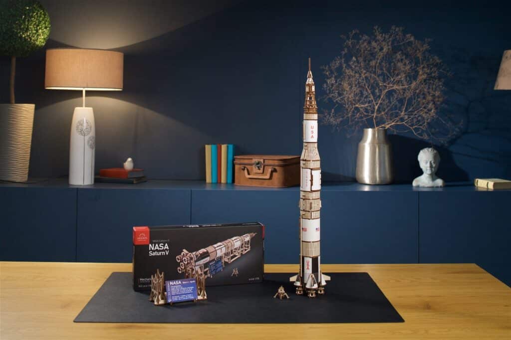ugears nasa saturn v (10)