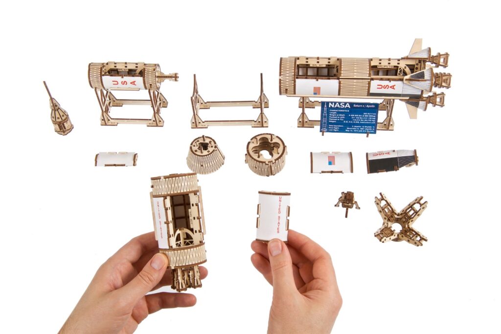 ugears nasa saturn v (14)