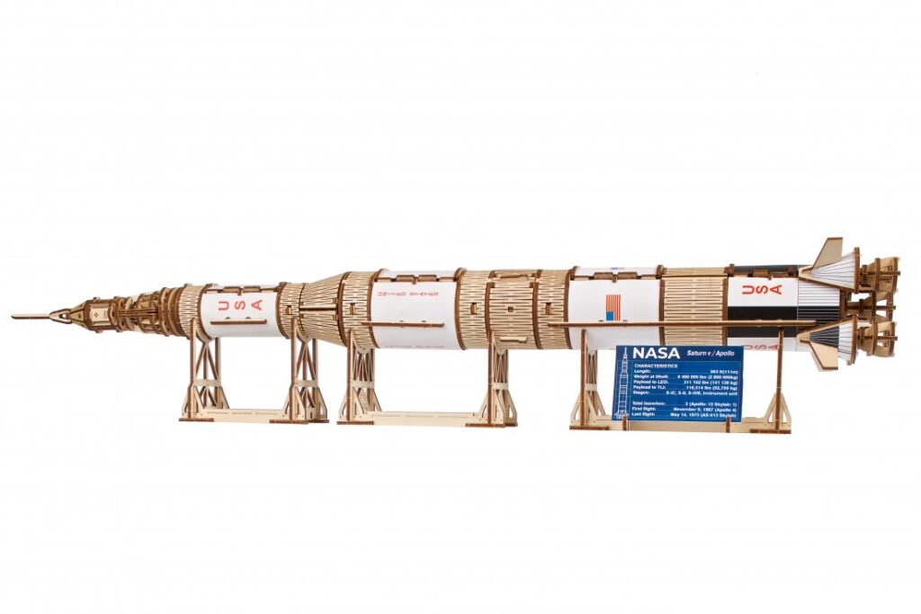 ugears nasa saturn v (4)