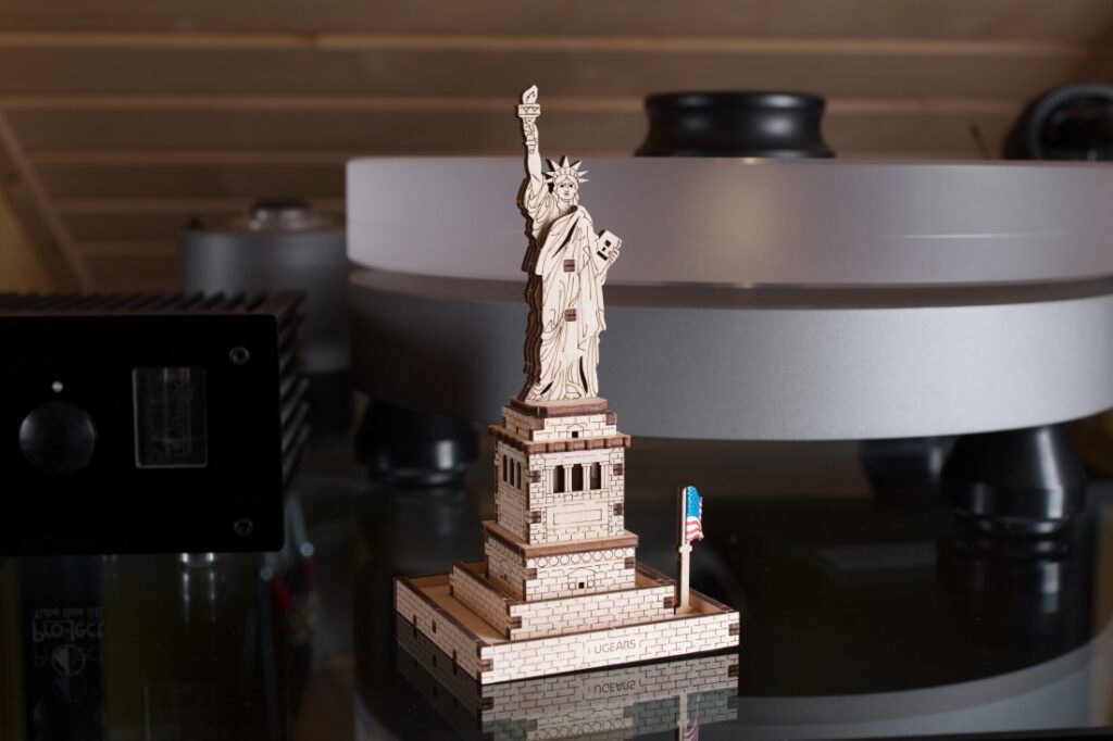 ugears statue of liberty (2)