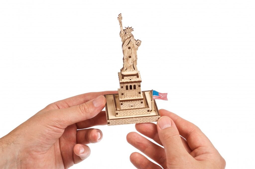 ugears statue of liberty (6)