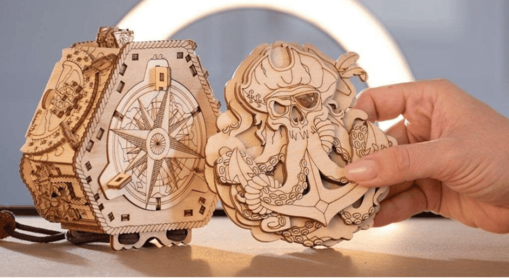 escapewelt blackbeard's compass (2)