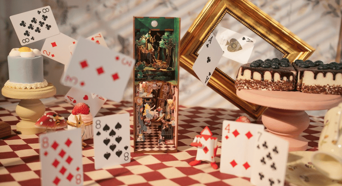 Tonecheer Alice in Wonderland Book Nook